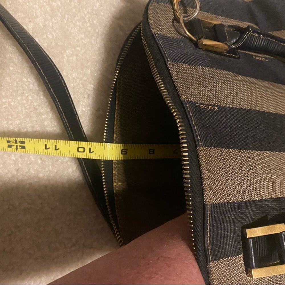 Gorgeous FENDI BAG! - Picture 11 of 12